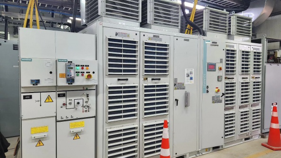 Equipamiento eléctrico y accionamientos industriales
